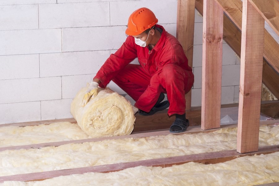 installing home insulation