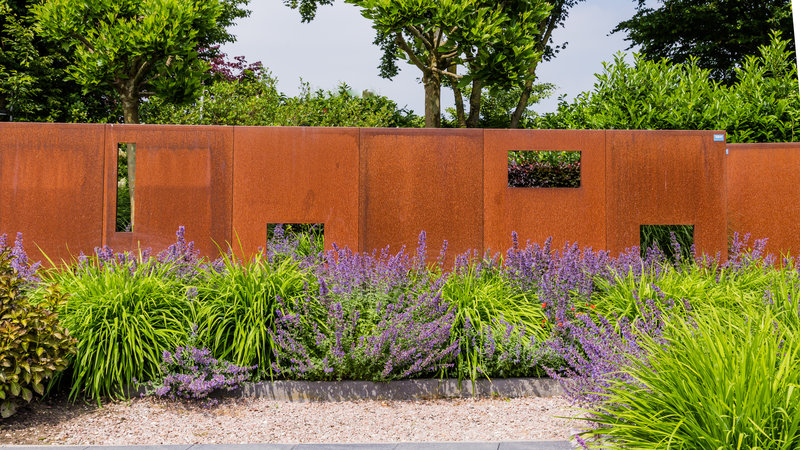 Outdoor privacy screen