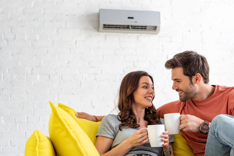 air conditioning removes humidity in couples home